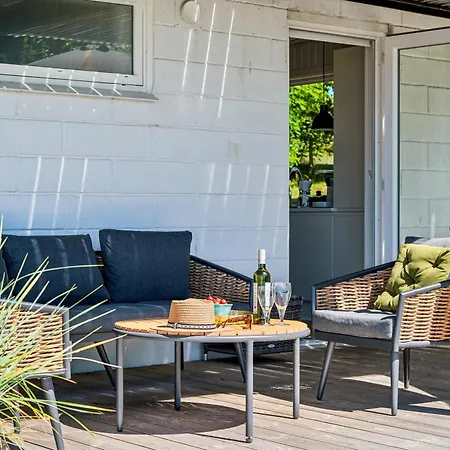 Vakantiehuis Beautiful And Well-maintained Two-level With Several Terraces And Lovely Sea Views Close To The Beach, Forest And The Charming Harbour Ebeltoft