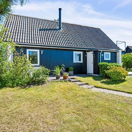 Beautiful And Well-maintained Two-level With Several Terraces And Lovely Sea Views Close To The Beach, Forest And The Charming Harbour Vakantiehuis