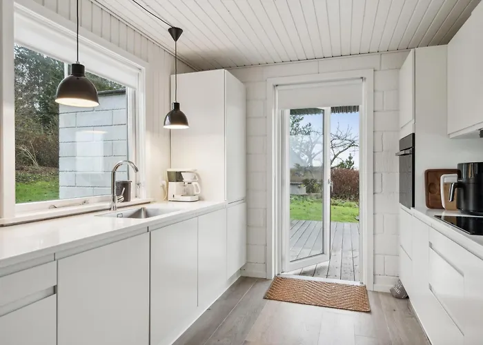 Beautiful And Well-maintained Two-level With Several Terraces And Lovely Sea Views Close To The Beach, Forest And The Charming Harbour Сasa de vacaciones *