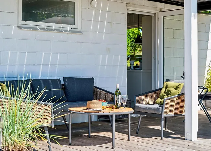 Сasa de vacaciones Beautiful And Well-maintained Two-level With Several Terraces And Lovely Sea Views Close To The Beach, Forest And The Charming Harbour Ebeltoft