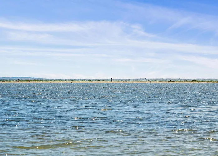 Beautiful And Well-maintained Two-level With Several Terraces And Lovely Sea Views Close To The Beach, Forest And The Charming Harbour * Ebeltoft